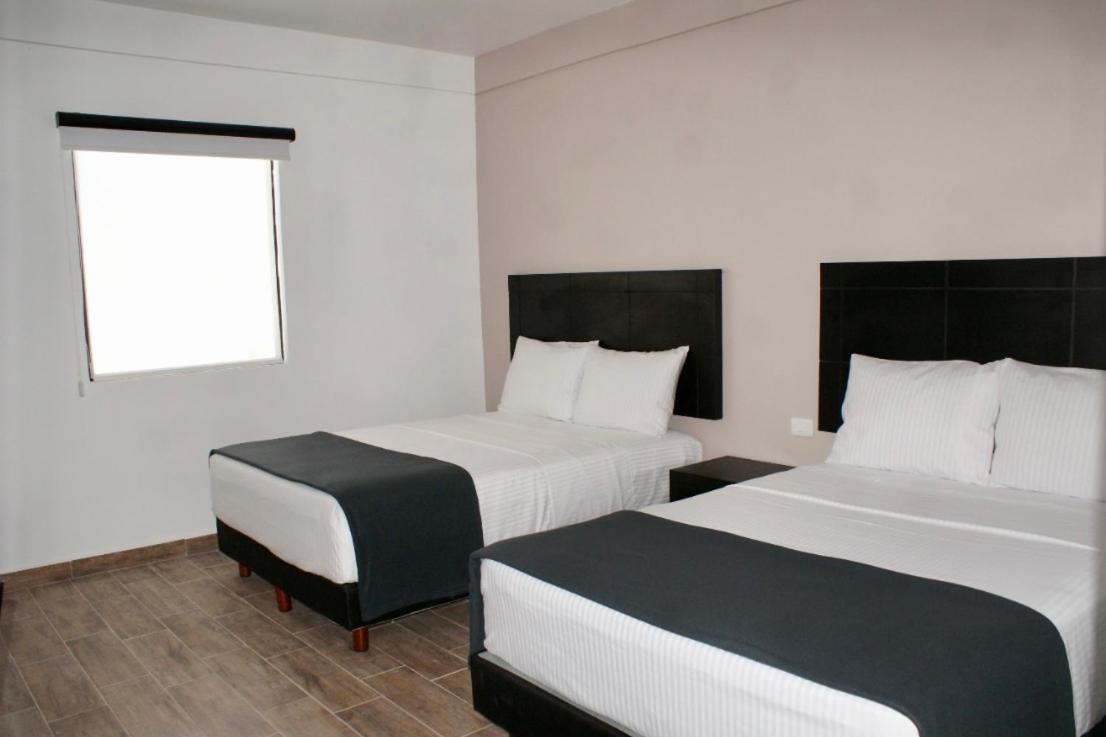Hotel Capital Frontera Монклова Екстериор снимка